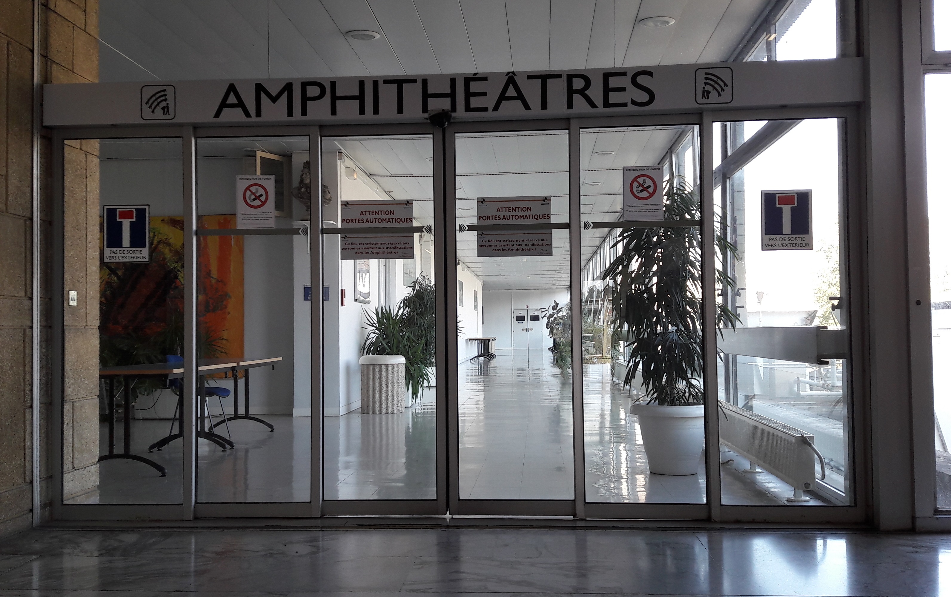 Acces Amphitheatre